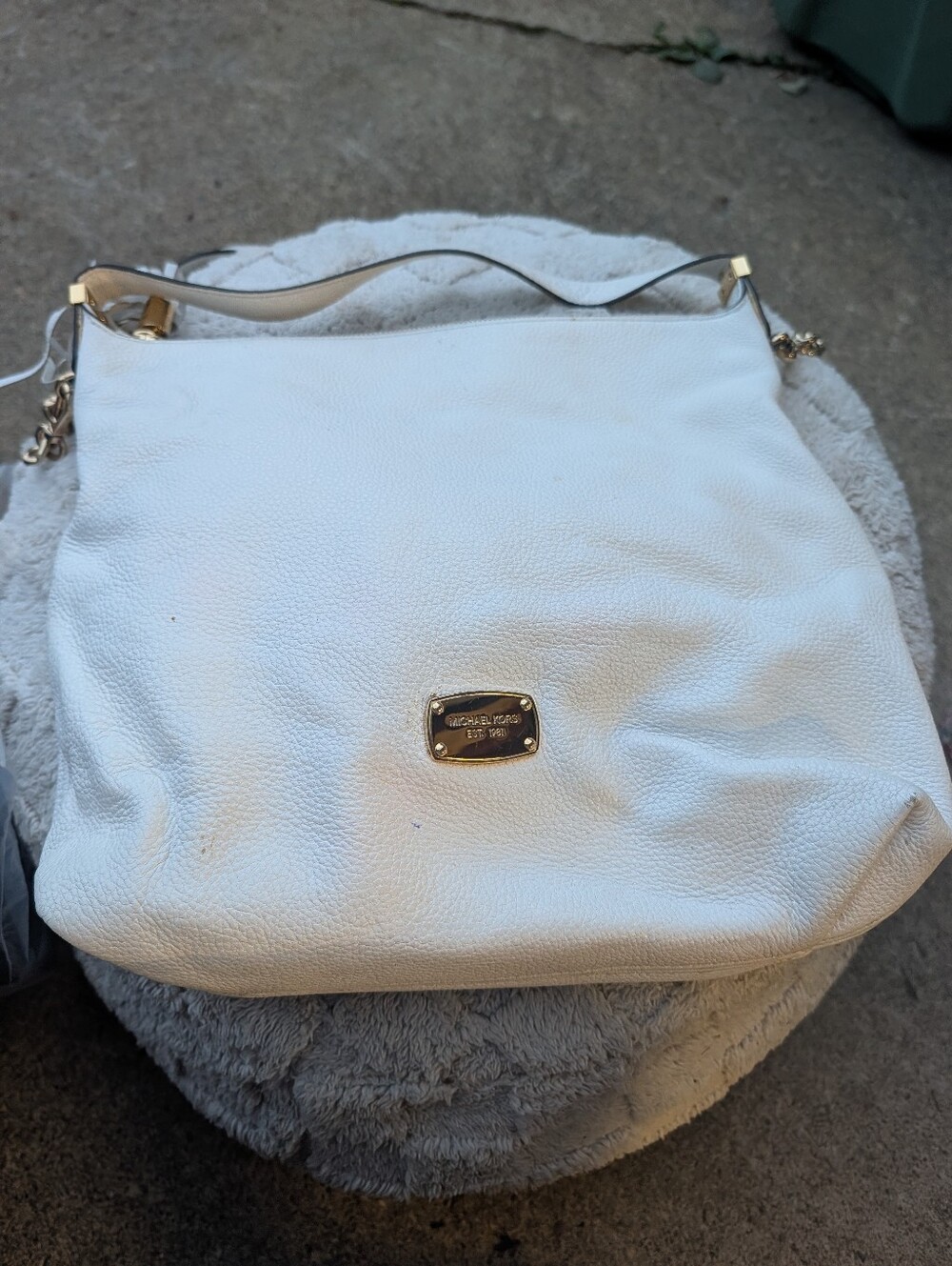 Micheal Kors Off White Leather Crossbody Large Pocketbook